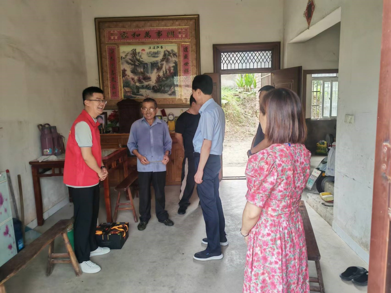 集团公司深入金李村开展中秋节前走访慰问活动